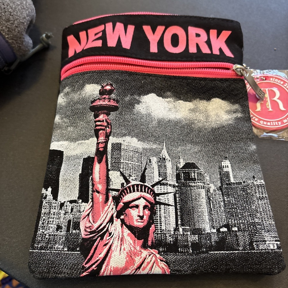 Robin Ruth Original Crossbody Bag small New York Bright Pink Statue of Liberty